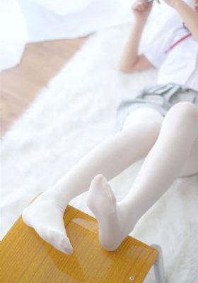 在厨房从后面抱住挺进去的视频_手机在线看片